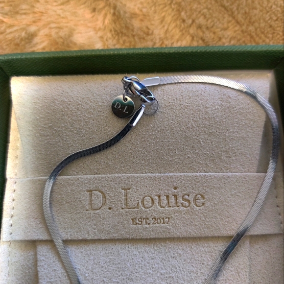 D. Louise Fine Essentials Herringbone Necklace - Picture 2 of 4